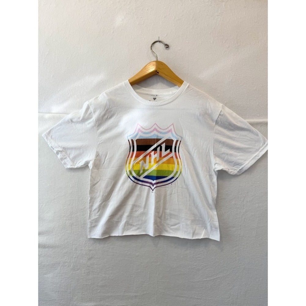 Rare Cropped Fanatics NHL T Shirt Size M White Team Pride Logo National Hockey